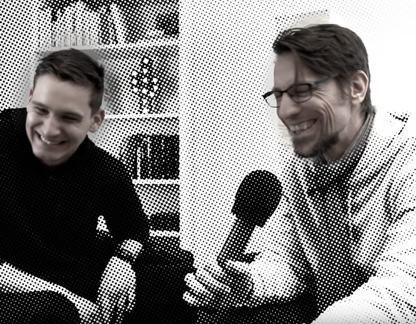Zwei junge Männer beim Interview