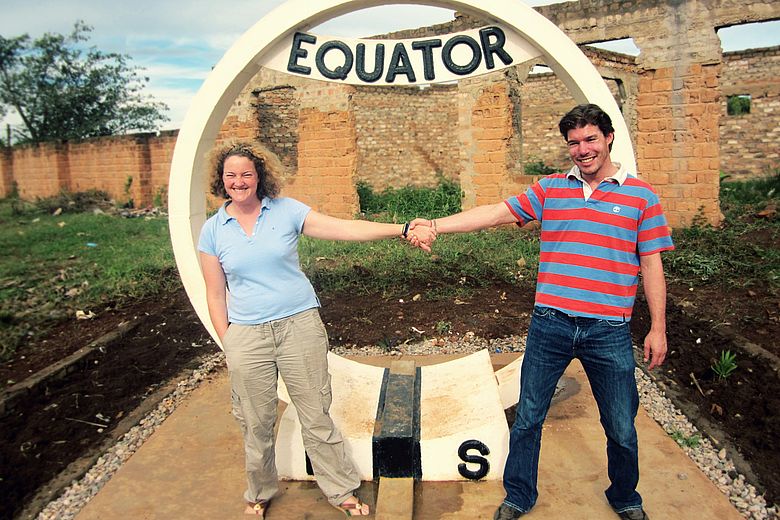Junges Paar am Äquator