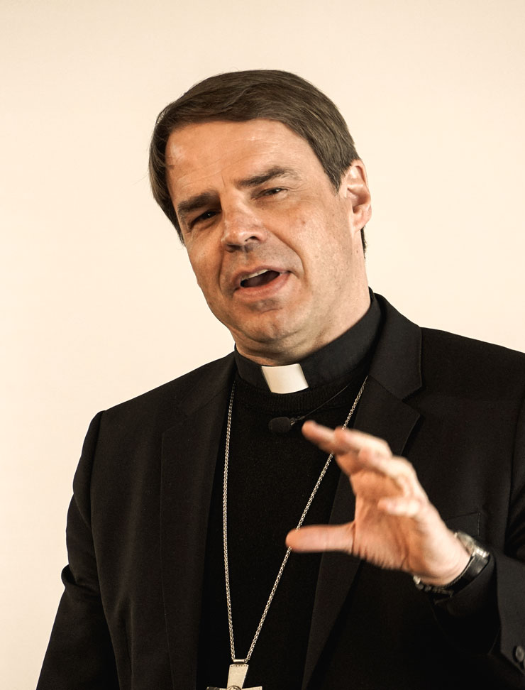 Bischof Stefan Oster beim Vortrag