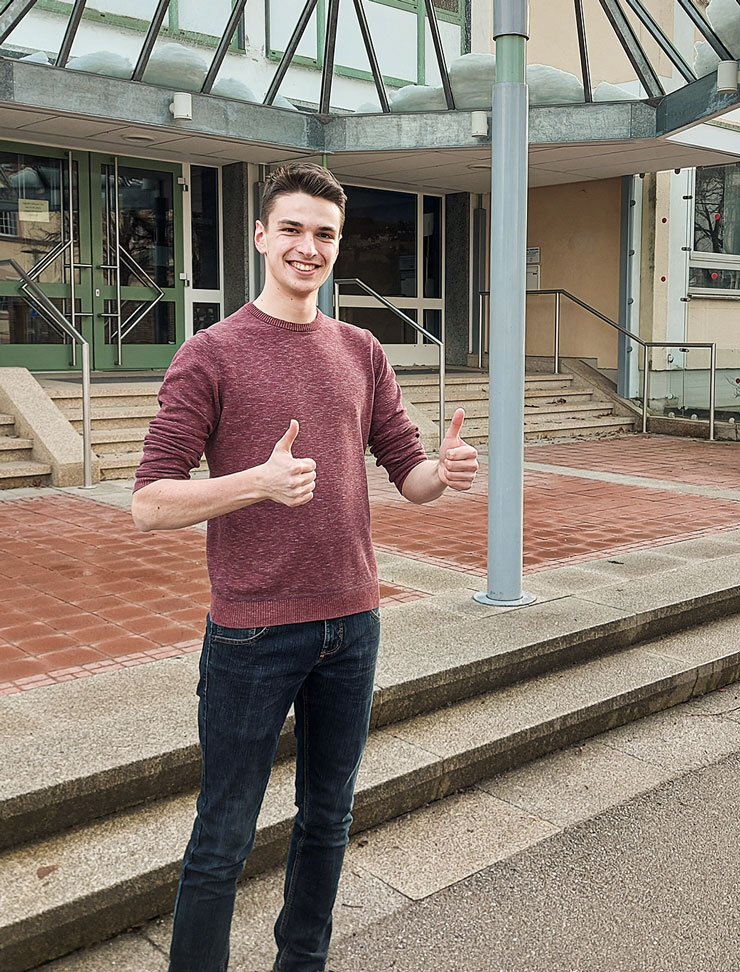 Michael Sturm vor dem Maristenkolleg Mindelheim