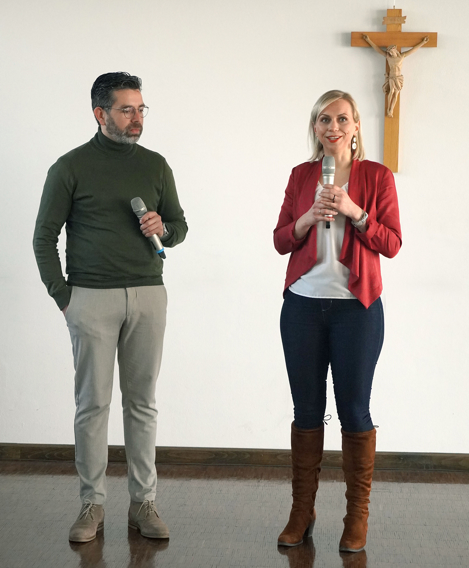Luiz Fernando Braz und Josefa Woditsch von der Fazenda da Esperanca beim Studientag Evangelisierung zum Thema Gebet 2022