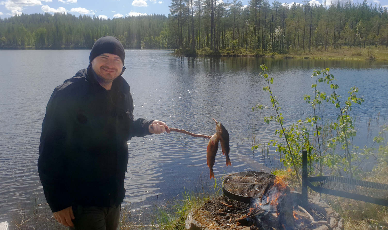 Mann in der schwedischen Natur
